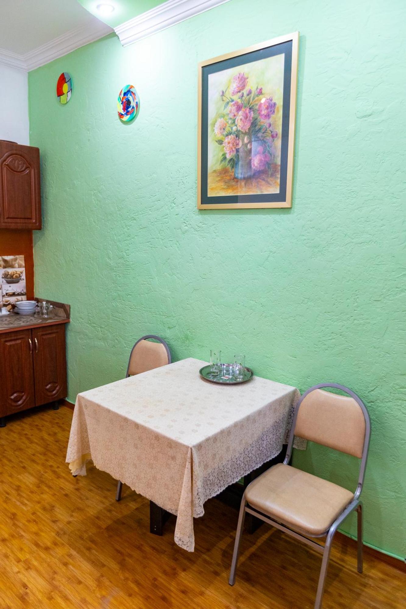 Homestay In Tbilisi Center Gm Luaran gambar