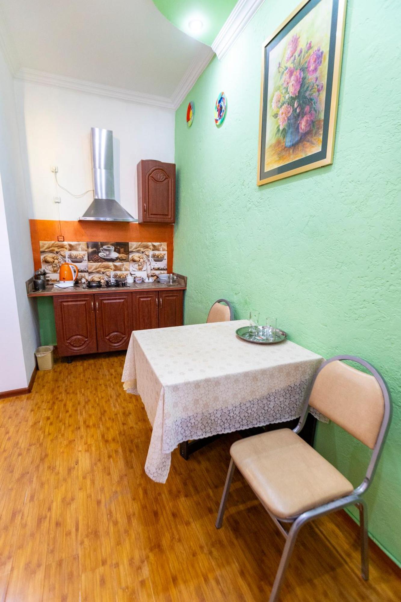 Homestay In Tbilisi Center Gm Luaran gambar