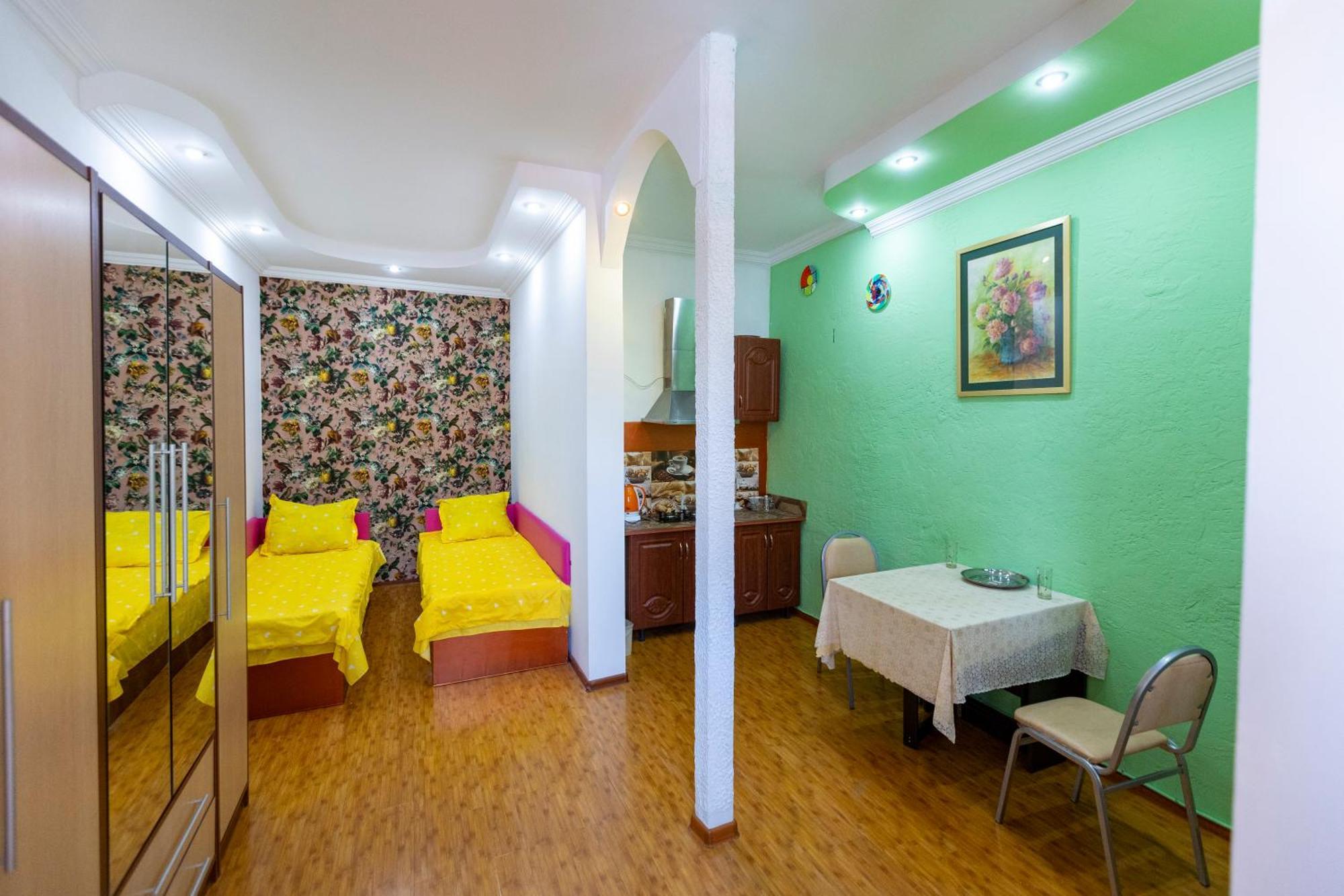 Homestay In Tbilisi Center Gm Luaran gambar